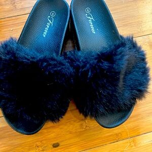 BLACK PLATFORM FUR SLIDES WITH RHINESTONES
